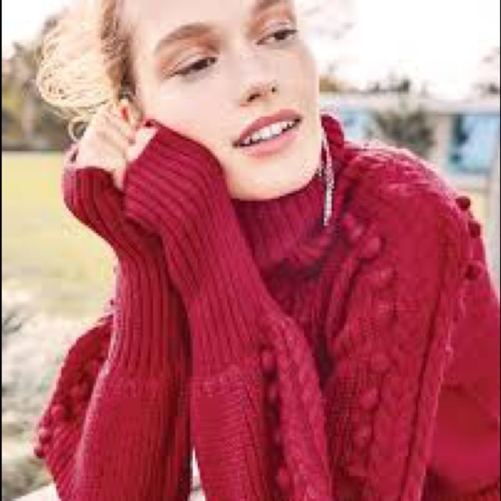 Gorgeous NWT Red Popcorn pullover Sweater